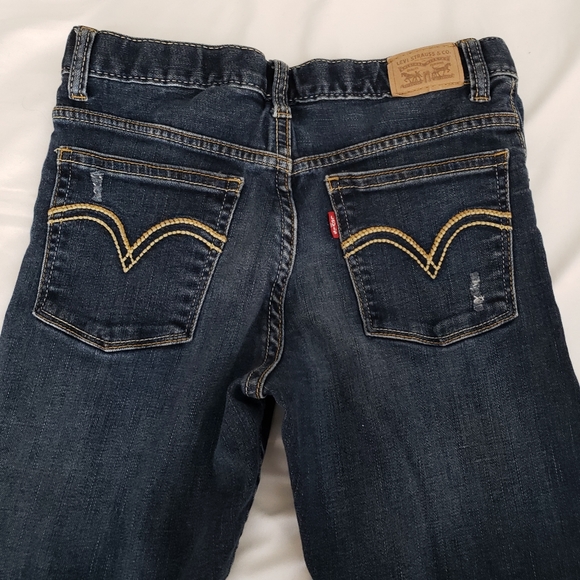 Levi's Girlfriend Distressed Jeans - Picture 6 of 8